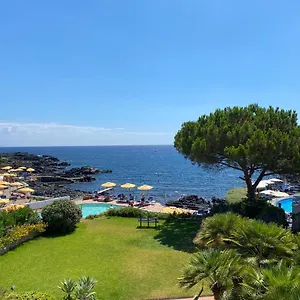 https://mansarda-sul-mare-giardini-naxos.sicilyhotelsitaly.net