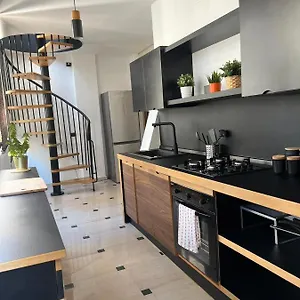 https://terrazza-rue-ragusa-scardicchio-maisons.barihotels.org